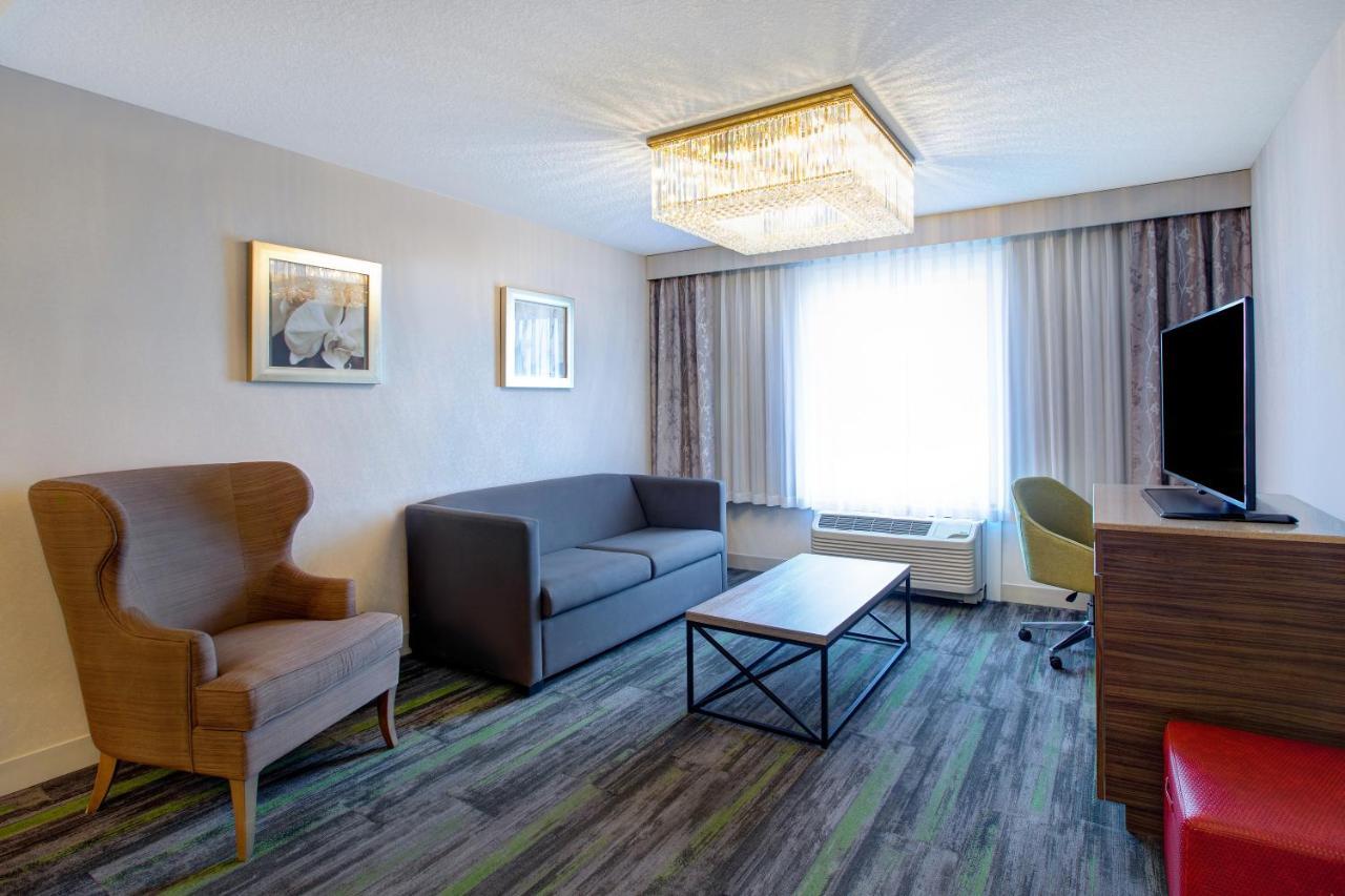The Landing Hotel & Conference Centre St. Paul Exteriér fotografie